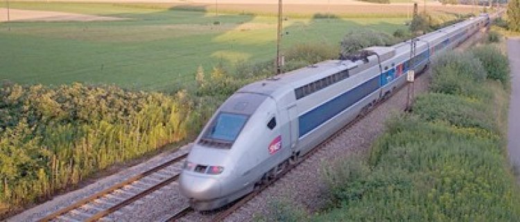 Transport în comun cu băi calde la picioare şi bere la discreţie